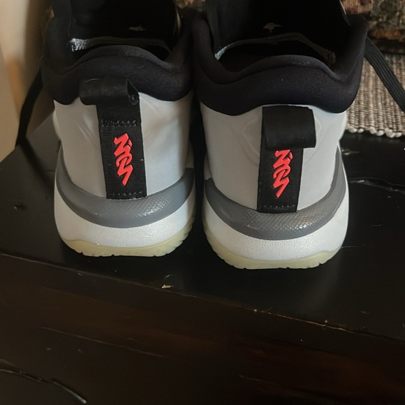 Jordan Zion 1 👟👟 - Picture 4 of 5